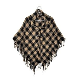 David and Young Plaid Poncho Shawl Fringe Toggle Closure One Size Holiday Cozy